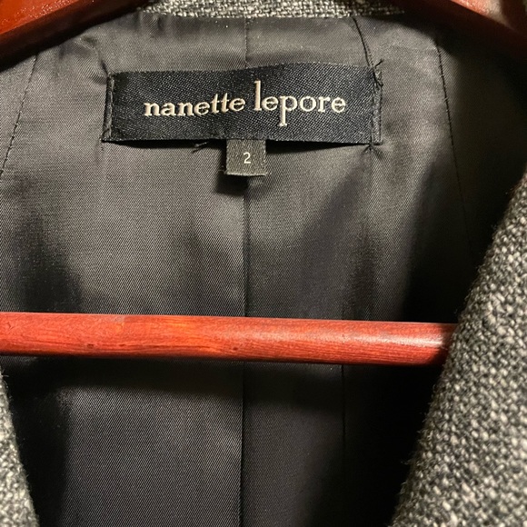 Beautiful blazer - Picture 3 of 4